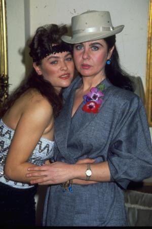 Hülya Avşar Fotoğrafı