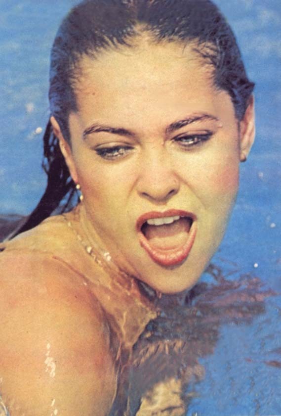 Hülya Avşar Fotoğrafı