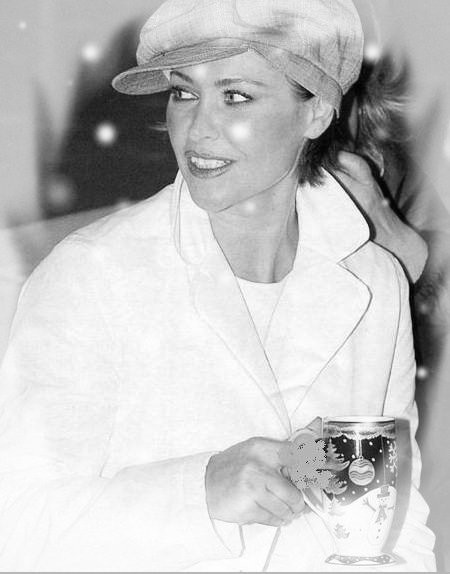 Hülya Avşar Fotoğrafı