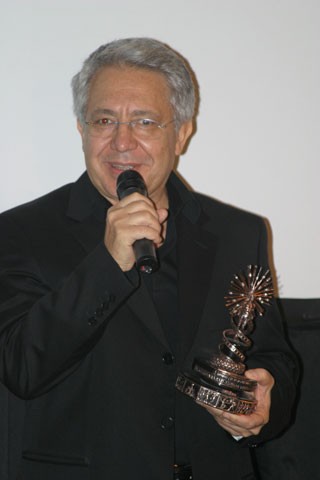 Zülfü Livaneli fotoğrafı