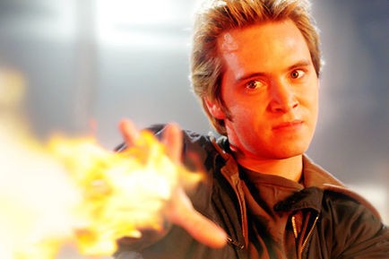 Aaron Stanford Fotoğrafı