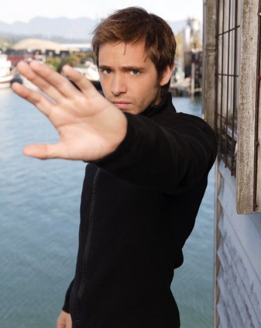 Aaron Stanford Fotoğrafı