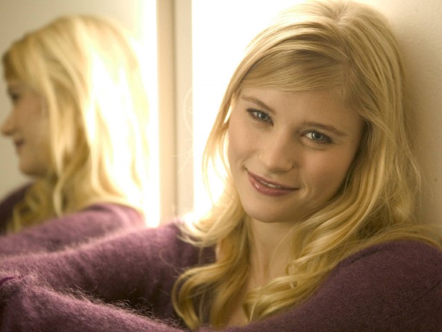 Emilie de Ravin Fotoğrafı