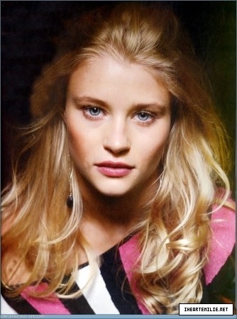 Emilie de Ravin Fotoğrafı