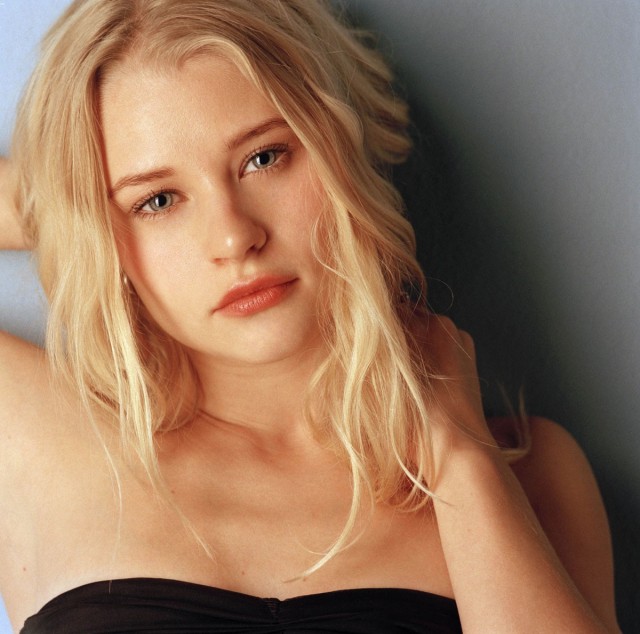 Emilie de Ravin Fotoğrafı