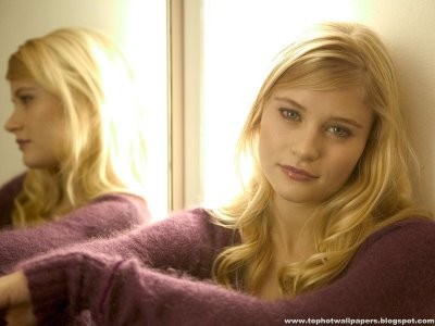 Emilie de Ravin Fotoğrafı