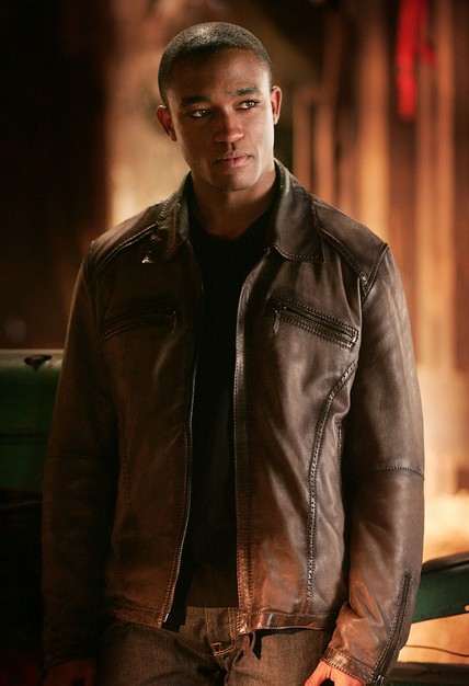 Lee Thompson Young fotoğrafı