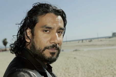 Naveen Andrews Fotoğrafı