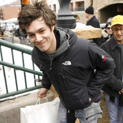 Adam Brody Fotoğrafı