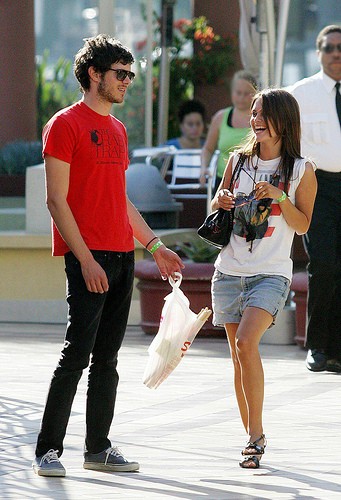 Adam Brody Fotoğrafı