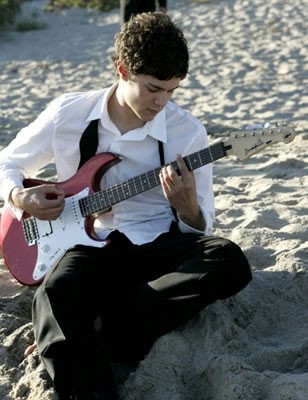 Adam Brody Fotoğrafı