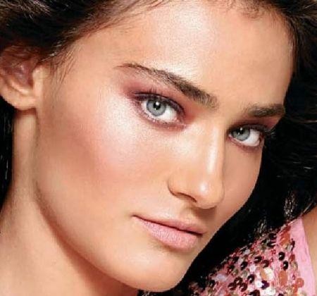 Saadet Işıl Aksoy Fotoğrafı