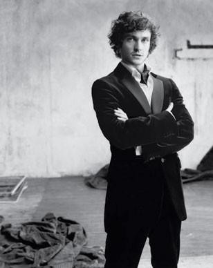Hugh Dancy Fotoğrafı
