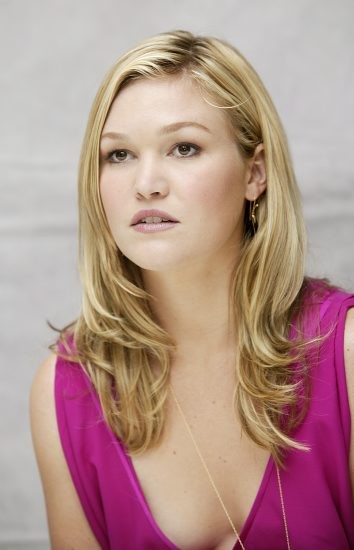 Julia Stiles Fotoğrafı