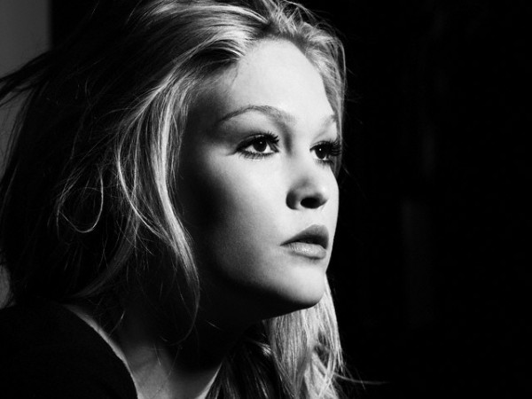 Julia Stiles Fotoğrafı