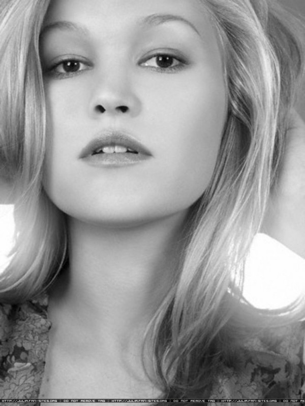Julia Stiles Fotoğrafı