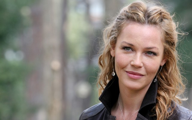 Connie Nielsen Fotoğrafı