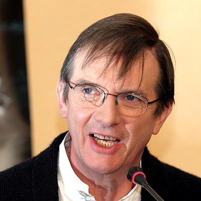 Mike Newell fotoğrafı