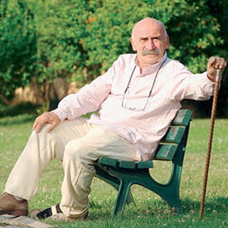 Tuncel Kurtiz fotoğrafı