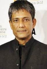 Adil Hussain fotoğrafı