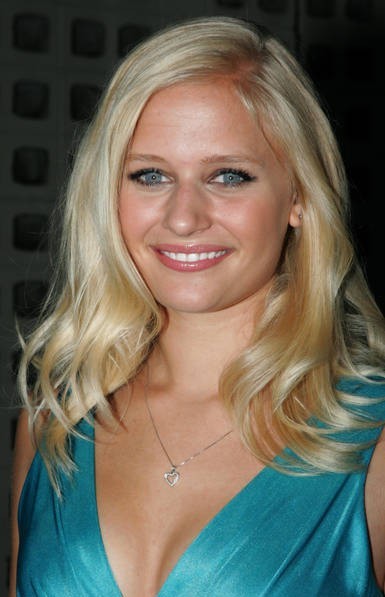 Carly Schroeder fotoğrafı