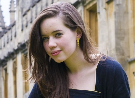 Anna Popplewell Fotoğrafı