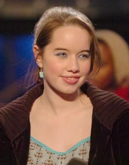 Anna Popplewell Fotoğrafı