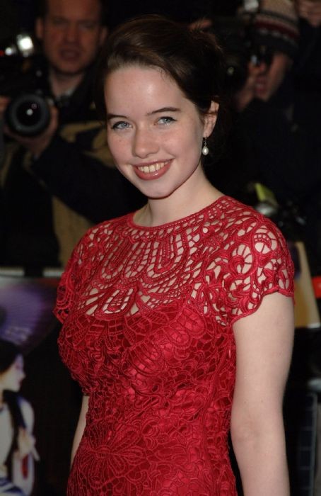 Anna Popplewell Fotoğrafı