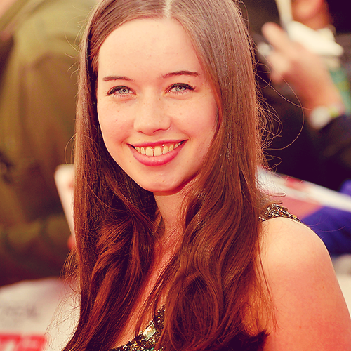 Anna Popplewell Fotoğrafı