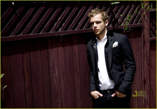 Max Thieriot Fotoğrafı