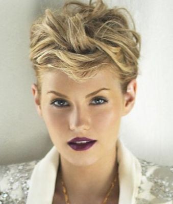 Elisha Cuthbert Fotoğrafı