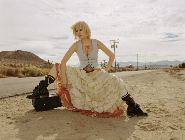 Elisha Cuthbert Fotoğrafı