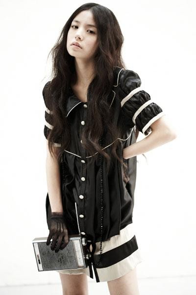 Min Hyo-rin Fotoğrafı