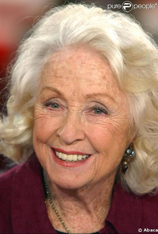 Danielle Darrieux fotoğrafı