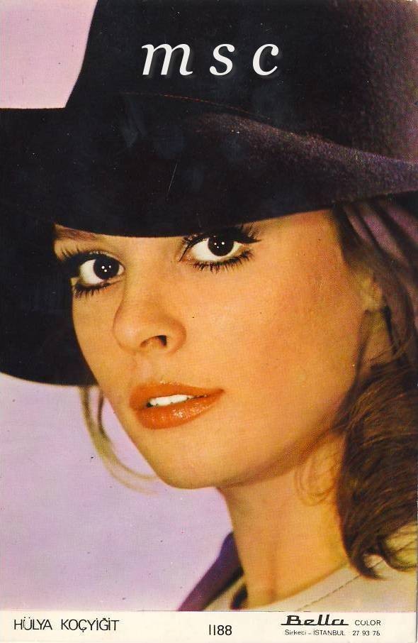 Hülya Koçyiğit Fotoğrafı