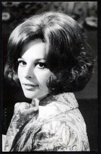 Hülya Koçyiğit Fotoğrafı