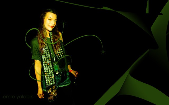 Milla Jovovich Fotoğrafı