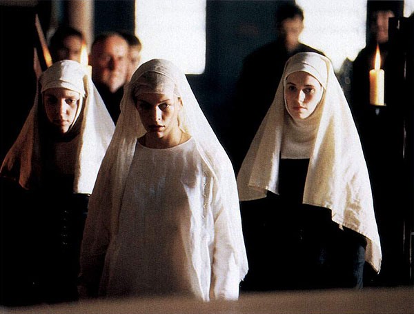 Milla Jovovich Fotoğrafı