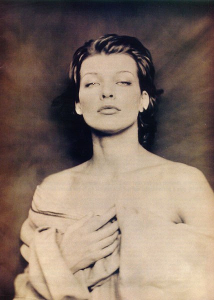Milla Jovovich Fotoğrafı