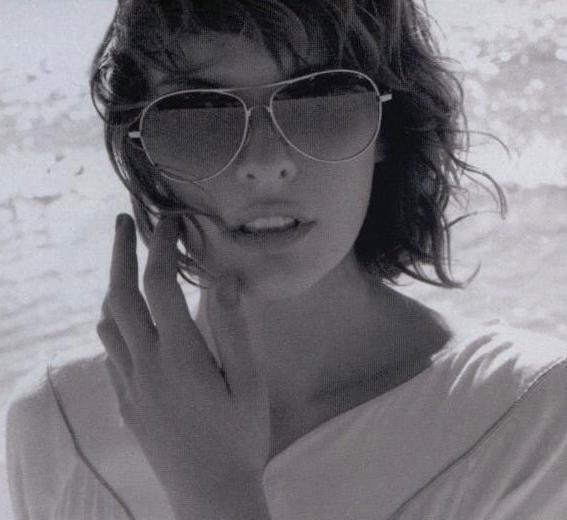 Milla Jovovich Fotoğrafı