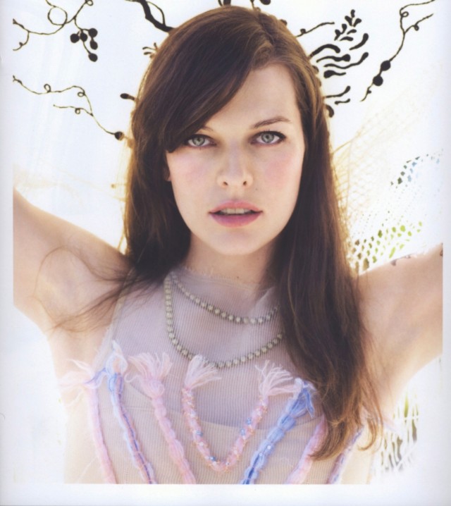 Milla Jovovich Fotoğrafı