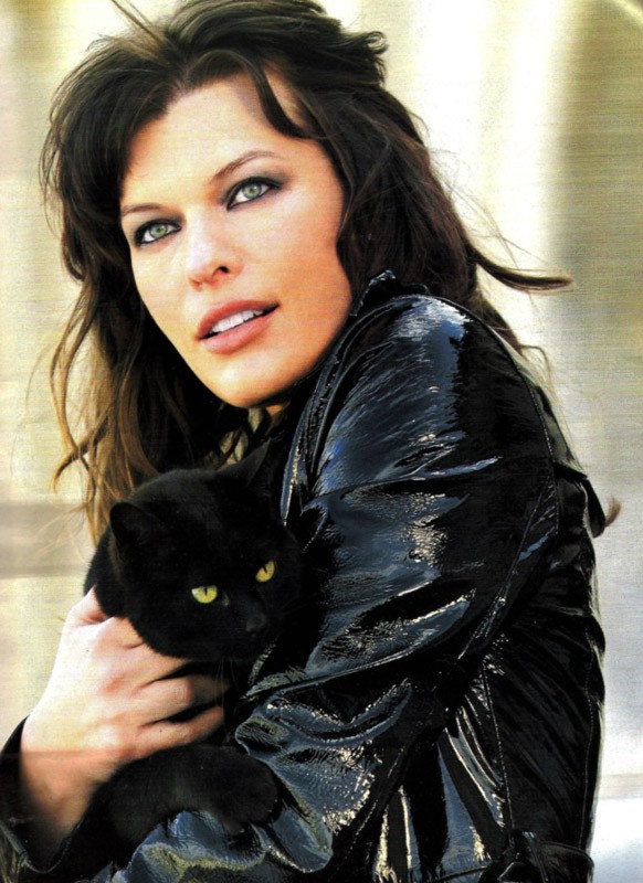 Milla Jovovich Fotoğrafı