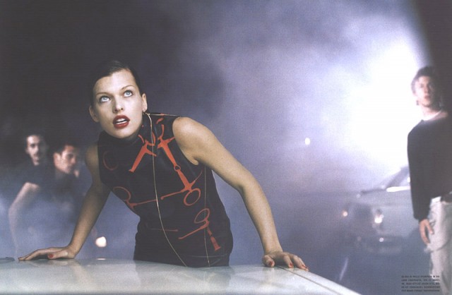 Milla Jovovich Fotoğrafı