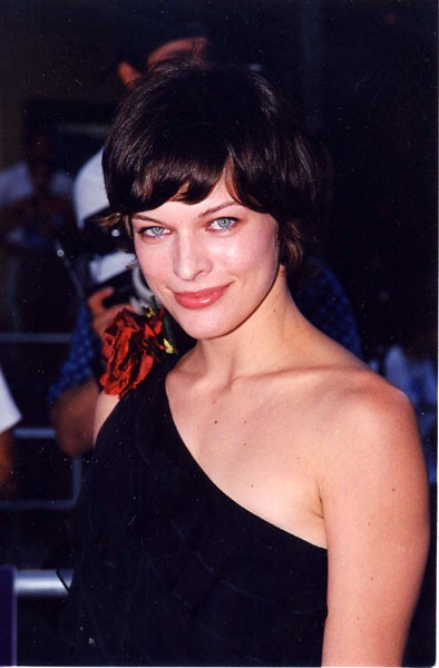 Milla Jovovich Fotoğrafı