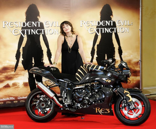 Milla Jovovich Fotoğrafı