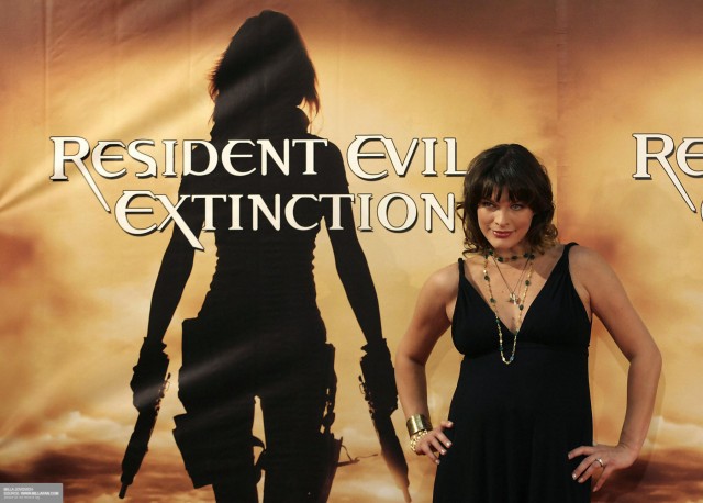 Milla Jovovich Fotoğrafı