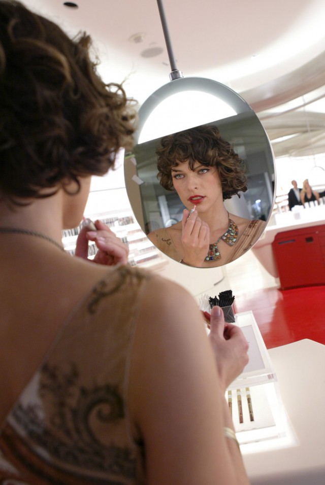 Milla Jovovich Fotoğrafı