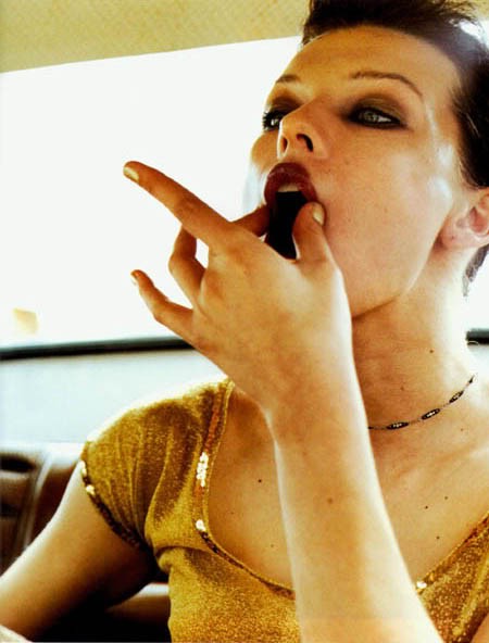 Milla Jovovich Fotoğrafı