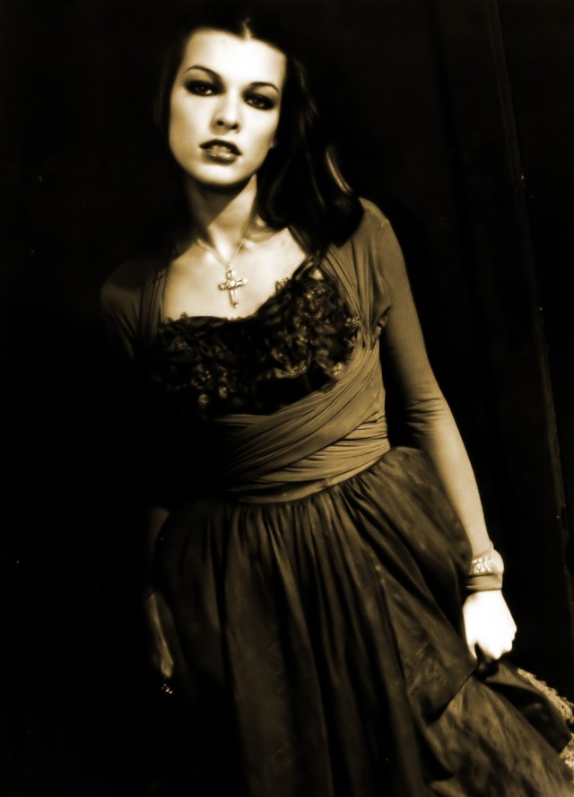 Milla Jovovich Fotoğrafı