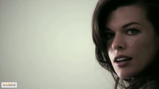 Milla Jovovich Fotoğrafı